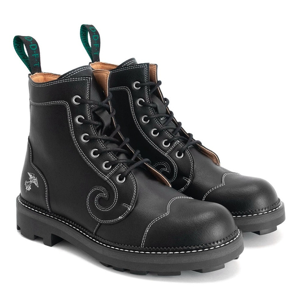 John Fluevog 7TH HEAVEN DERBY SWIRL (6 EYE) CLASSIC DERBY BOOTS in Black Vegan - Picture 1 of 10